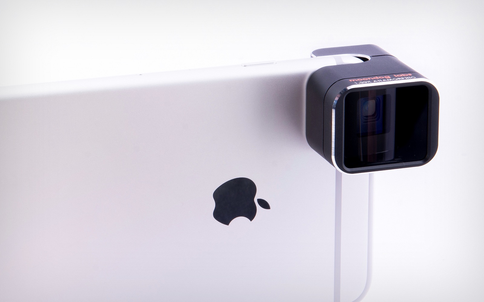 Moondog labs lens mounted to an iPhone 6s Plus